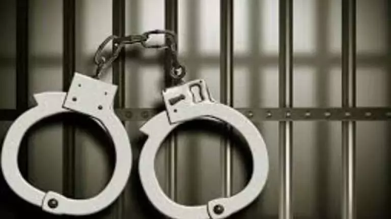 Fatorda पुलिस ने विवाह धोखाधड़ी से जुड़े फर्जी निवास प्रमाण पत्र रैकेट में दो लोगों को गिरफ्तार किया Fatorda पुलिस ने विवाह धोखाधड़ी से जुड़े फर्जी निवास प्रमाण पत्र रैकेट में दो लोगों को गिरफ्तार किया