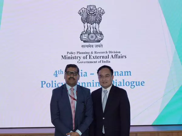 भारत-वियतनाम नीति नियोजन वार्ता 2025 में प्रतिनिधियों ने वैश्विक संबंधों पर की चर्चा भारत-वियतनाम नीति नियोजन वार्ता 2025 में प्रतिनिधियों ने वैश्विक संबंधों पर की चर्चा
