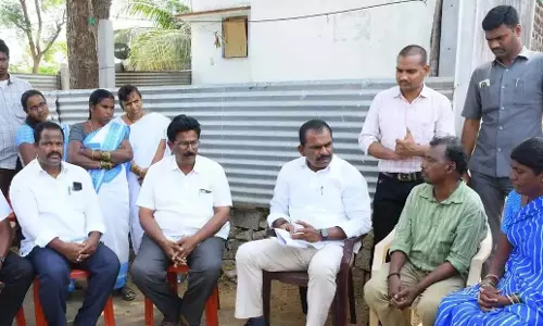 विधायक मेघा रेड्डी ने मृतक इंटरमीडिएट छात्र के परिवार को सांत्वना दी