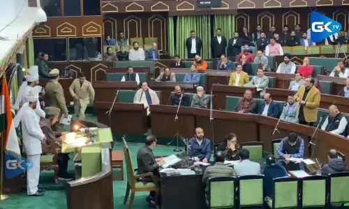 कश्मीरी युवकों को वापस लाने के लिए सीएम अब्दुल्ला से हस्तक्षेप की मांग की
