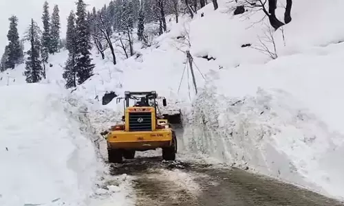 Himachal: सड़क साफ हो गई, सिस्सू से 75 लोगों को निकाला गया