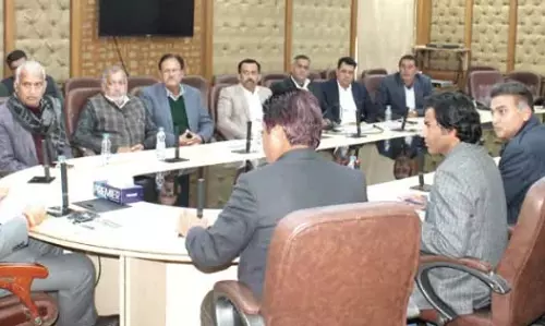 जम्मू-कश्मीर में स्वास्थ्य बुनियादी ढांचे को उन्नत करने के लिए प्रतिबद्ध: Deputy CM
