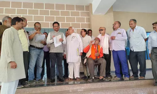 पेंशनरों का प्रदर्शन स्थगित पेंशनरों का प्रदर्शन स्थगित