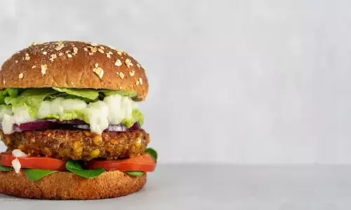Moong Burger Recipe: इस बार ट्राई करें ग्रीन मूंग स्वादिष्ट और सेहतमंद बर्गर Moong Burger Recipe: इस बार ट्राई करें ग्रीन मूंग स्वादिष्ट और सेहतमंद बर्गर