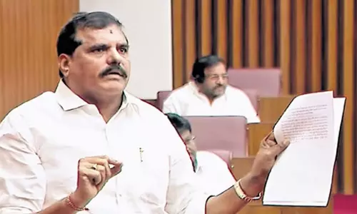 Andhra: आंध्र प्रदेश सरकार वी-सी के इस्तीफों की जांच से बच रही