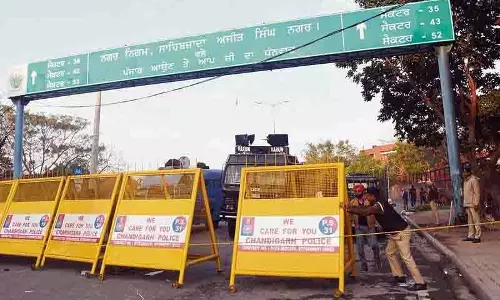 किसान अनिश्चितकालीन विरोध प्रदर्शन शुरू करने के लिए Chandigarh की ओर बढ़ रहे किसान अनिश्चितकालीन विरोध प्रदर्शन शुरू करने के लिए Chandigarh की ओर बढ़ रहे