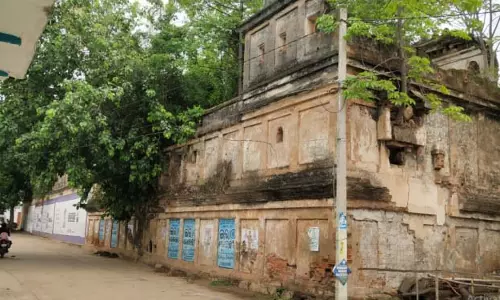 सोनपुर रॉयल पैलेस खंडहर होने की कगार पर, जीर्णोद्धार का आग्रह