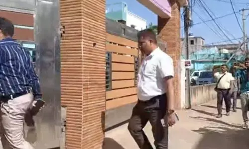 ईओडब्ल्यू, एसटीएफ ने राजा चक्र से जुड़े स्थानों पर छापेमारी की