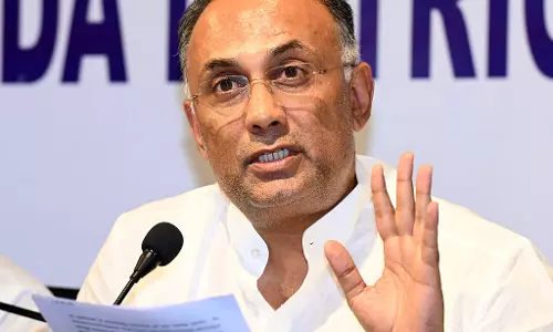 बर्ड फ्लू से घबराएं नहीं, सावधान रहें: स्वास्थ्य मंत्री दिनेश गुंडू राव बर्ड फ्लू से घबराएं नहीं, सावधान रहें: स्वास्थ्य मंत्री दिनेश गुंडू राव