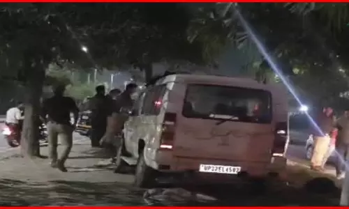 सूमो मौत बनकर आई, डिवाइडर पर सो रहे चार लोगों पर चढ़ाई