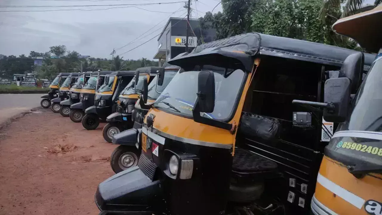 Kerala में ऑटो रिक्शा को ‘मुफ़्त यात्रा’ मीटर विफलता स्टिकर न होने के कारण अयोग्य घोषित