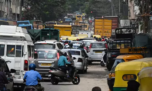 Bangalore जेसी रोड पर यातायात जाम