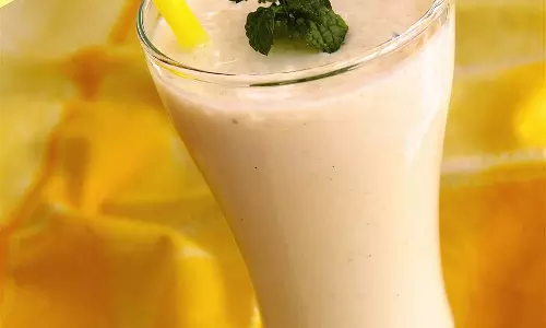 केले की लस्सी रेसिपी केले की लस्सी रेसिपी