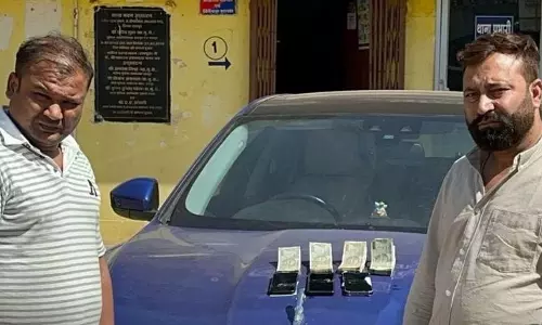 लग्जरी कार के साथ दो बुकी अरेस्ट, रायपुर क्राइम ब्रांच ने दबोचा लग्जरी कार के साथ दो बुकी अरेस्ट, रायपुर क्राइम ब्रांच ने दबोचा