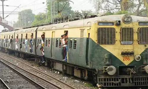 Tamil Nadu: यात्रियों ने चेंगलपट्टू से आगे के क्षेत्रों से अधिक रेलगाड़ियां चलाने की मांग की
