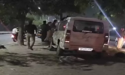 Lucknow: डिवाइडर पर सोते हुए लोगों पर चढ़ाया वाहन, हादसे में दो लोगों की मौत