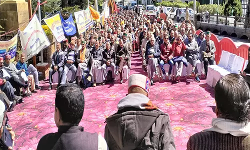 पेंशनर्स ने लंबित मांगों को लेकर शिमला में किया प्रदर्शन, उग्र आंदोलन की दी चेतावनी