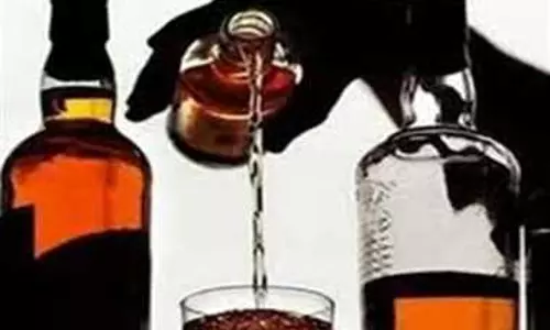 Khargone: तीन लाख रुपए की अवैध मदिरा व सामग्री जप्त