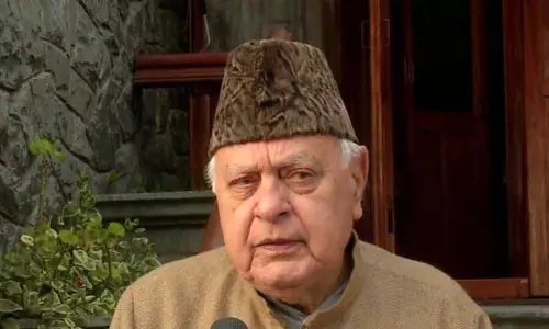 J&K: नेशनल कॉन्फ्रेंस के अध्यक्ष फारूक अब्दुल्ला लॉस एंजेल्स में नजर आए J&K: नेशनल कॉन्फ्रेंस के अध्यक्ष फारूक अब्दुल्ला लॉस एंजेल्स में नजर आए