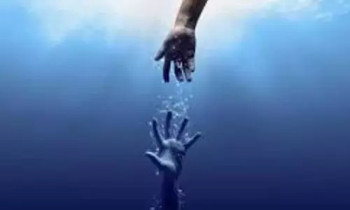 लाइफसेवर्स द्वारा Mandrem बीच पर चार रूसी नागरिकों को डूबने से बचाया गया