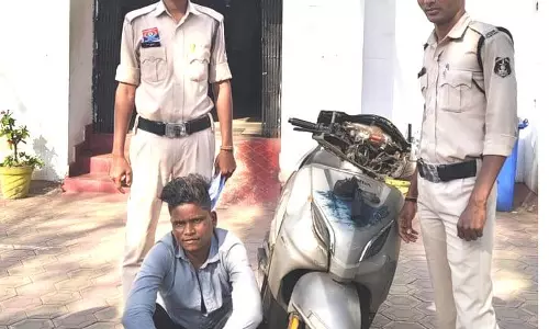 चोरी की स्कूटी बेचने निकला था, युवक गिरफ्तार