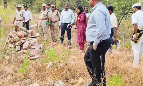Andhra: सज्जला एस्टेट में वन भूमि का निरीक्षण Andhra: सज्जला एस्टेट में वन भूमि का निरीक्षण