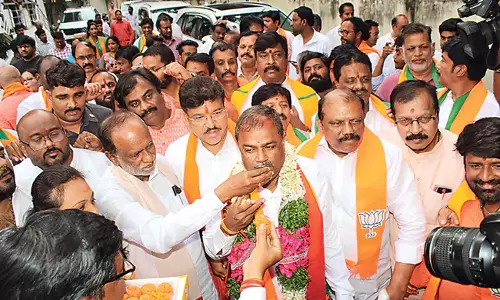 Telangana: मलका कोमारैया की जीत पर जश्न Telangana: मलका कोमारैया की जीत पर जश्न