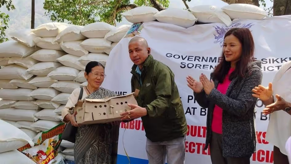 Sikkim पोल्ट्री लाभार्थियों को उद्यम शुरू करने के लिए