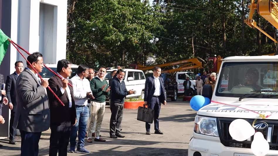 Meghalaya के मुख्यमंत्री ने शिलांग में MeECL के लिए छह रखरखाव वाहनों को हरी झंडी दिखाई
