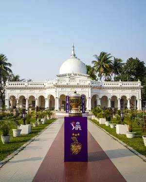 केकेआर का आईपीएल 2024 ट्रॉफी टूर कूच बिहार पहुंचा केकेआर का आईपीएल 2024 ट्रॉफी टूर कूच बिहार पहुंचा