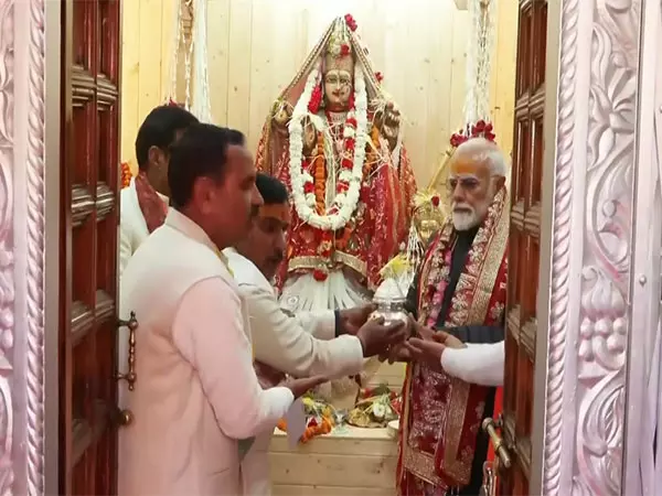 PM Modi ने मुखवा में मां गंगा के शीतकालीन निवास पर पूजा-अर्चना की PM Modi ने मुखवा में मां गंगा के शीतकालीन निवास पर पूजा-अर्चना की