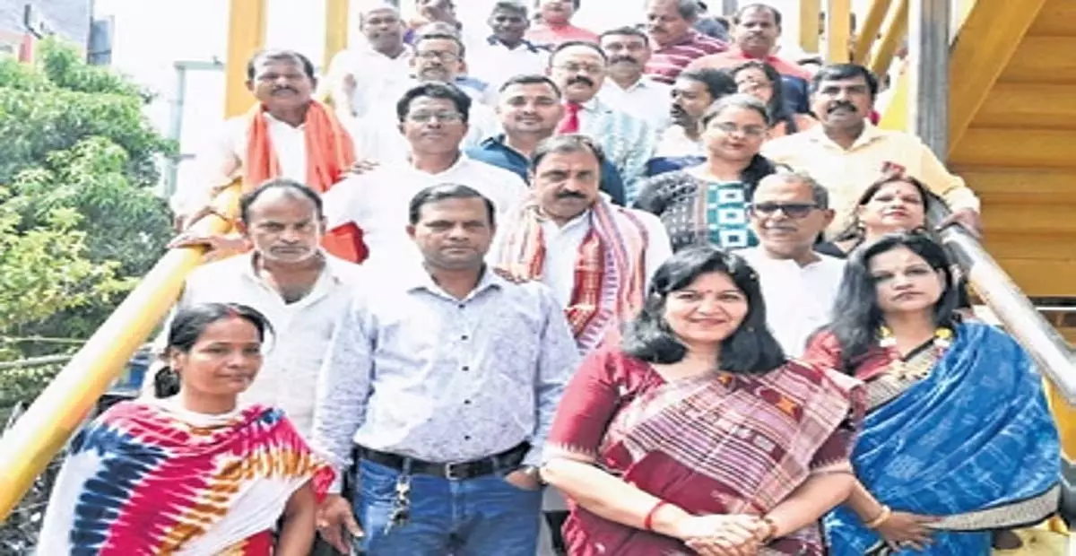 Bhubaneswar: भुवनेश्वर की सांसद अपराजिता सारंगी ने पलासुनी फुट का उद्घाटन किया Bhubaneswar: भुवनेश्वर की सांसद अपराजिता सारंगी ने पलासुनी फुट का उद्घाटन किया