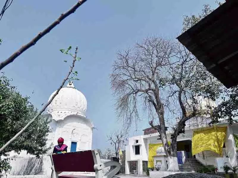 Amritsar: विरासत-संघर्ष और लुप्त होती भव्यता का एक ऐतिहासिक शहर Amritsar: विरासत-संघर्ष और लुप्त होती भव्यता का एक ऐतिहासिक शहर