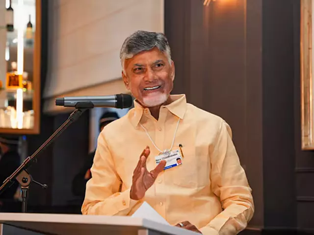 मैं तीन नहीं, दस भाषाओं को बढ़ावा देने जा रहा हूं: Chandrababu Naidu मैं तीन नहीं, दस भाषाओं को बढ़ावा देने जा रहा हूं: Chandrababu Naidu