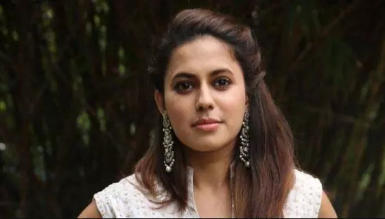 कर्नाटक के गृह मंत्री ने अभिनेत्री पर सोने के आरोप में गिरफ्तारी का आरोप लगाया कर्नाटक के गृह मंत्री ने अभिनेत्री पर सोने के आरोप में गिरफ्तारी का आरोप लगाया