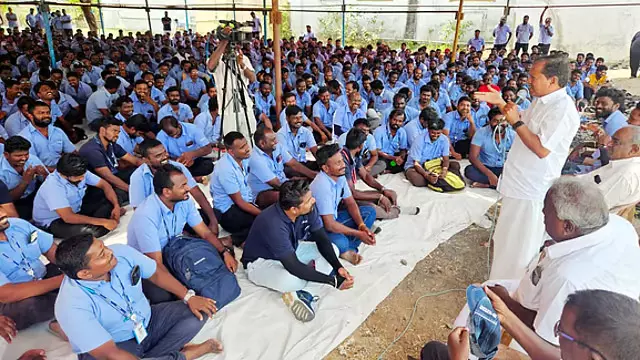 Tamil Nadu: सैमसंग के कर्मचारी 7 मार्च से काम पर लौटेंगे Tamil Nadu: सैमसंग के कर्मचारी 7 मार्च से काम पर लौटेंगे