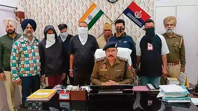 Jalandhar: अंतरजिला अपहरणकर्ता गिरोह का भंडाफोड़, 5 गिरफ्तार Jalandhar: अंतरजिला अपहरणकर्ता गिरोह का भंडाफोड़, 5 गिरफ्तार