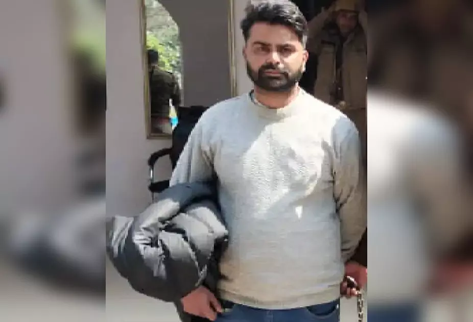 लड़की के साथ हैवानियत की सारी हदें पार, अपहरण कर किया गैंगरेप लड़की के साथ हैवानियत की सारी हदें पार, अपहरण कर किया गैंगरेप