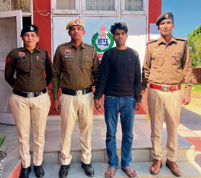 Haryana : 5 हजार रुपये का इनामी अपराधी गिरफ्तार Haryana : 5 हजार रुपये का इनामी अपराधी गिरफ्तार