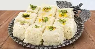 Recipe: मिनटों में बना लें हलवाई जैसा स्वादिष्ट कलाकंद Recipe: मिनटों में बना लें हलवाई जैसा स्वादिष्ट कलाकंद