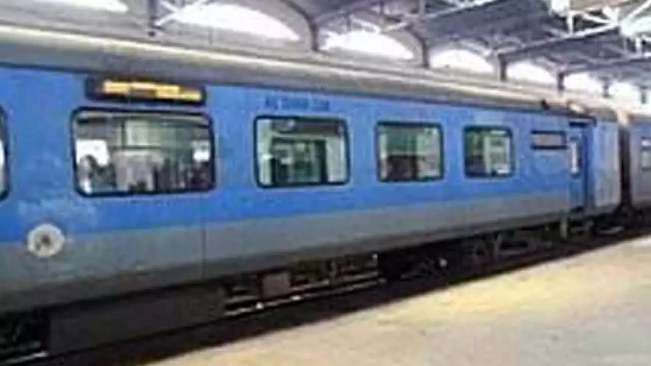 मुंबई-मंगलुरु एक्सप्रेस को आधुनिक LHB कोचों से अपग्रेड किया गया मुंबई-मंगलुरु एक्सप्रेस को आधुनिक LHB कोचों से अपग्रेड किया गया