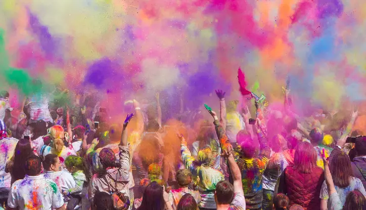 Holi से पहले घर में रख दें ये 5 चीजें, मां लक्ष्मी की होगी कृपा Holi से पहले घर में रख दें ये 5 चीजें, मां लक्ष्मी की होगी कृपा