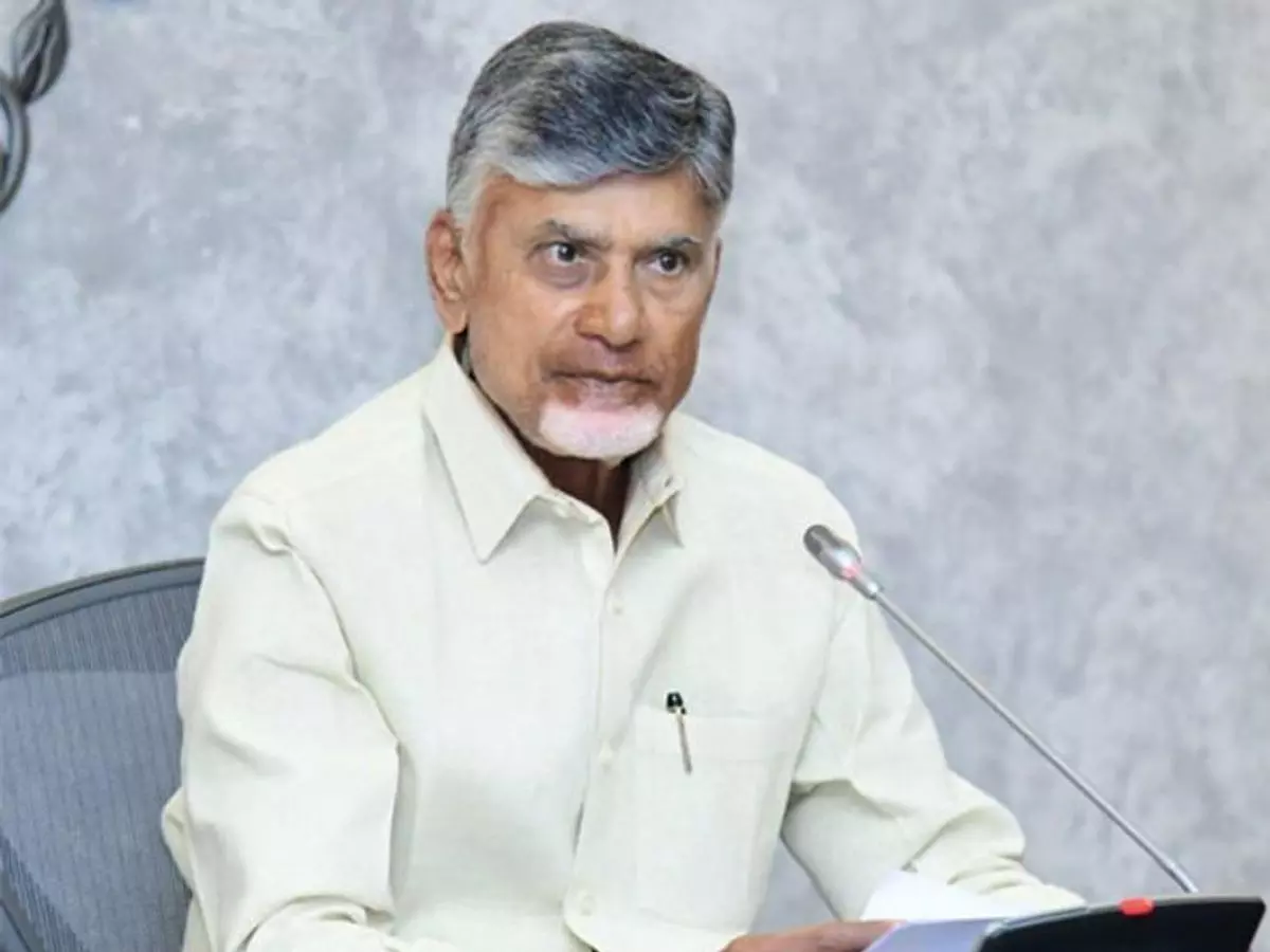 Andhra: तीन दशक बाद एक ही मंच पर भाई चंद्रबाबू और दग्गुबाती गले मिले Andhra: तीन दशक बाद एक ही मंच पर भाई चंद्रबाबू और दग्गुबाती गले मिले