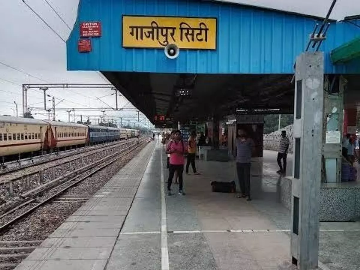 Varanasi: त्योहारी सीजन में गाजीपुर सिटी से सियालदह तक चलेगी एकल यात्रा ट्रेन Varanasi: त्योहारी सीजन में गाजीपुर सिटी से सियालदह तक चलेगी एकल यात्रा ट्रेन