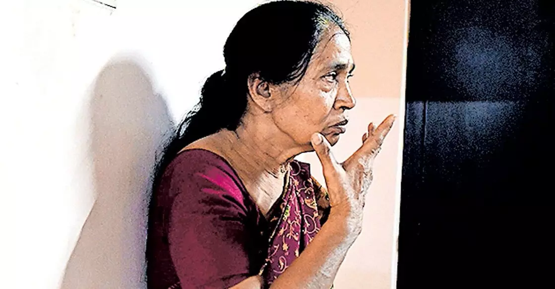 Kerala : नशेड़ी ने बुजुर्ग महिला को पांच घंटे तक बंधक बनाकर रखा Kerala : नशेड़ी ने बुजुर्ग महिला को पांच घंटे तक बंधक बनाकर रखा