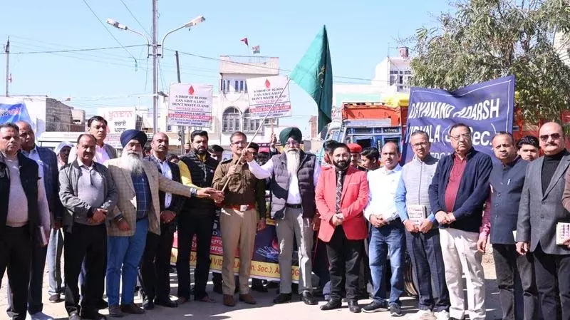 Ludhiana: रक्तदान को बढ़ावा देने के लिए रैली निकाली गई Ludhiana: रक्तदान को बढ़ावा देने के लिए रैली निकाली गई
