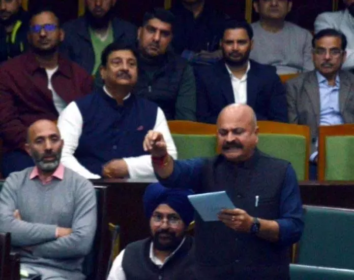 युद्धवीर सेठी ने विधानसभा में बढ़ती नशीली दवाओं के दुरुपयोग पर चिंता जताई युद्धवीर सेठी ने विधानसभा में बढ़ती नशीली दवाओं के दुरुपयोग पर चिंता जताई