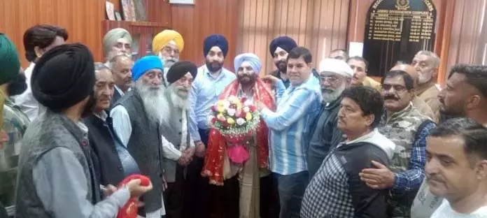 AJKTWA प्रतिनिधिमंडल ने RTO से मुलाकात की AJKTWA प्रतिनिधिमंडल ने RTO से मुलाकात की