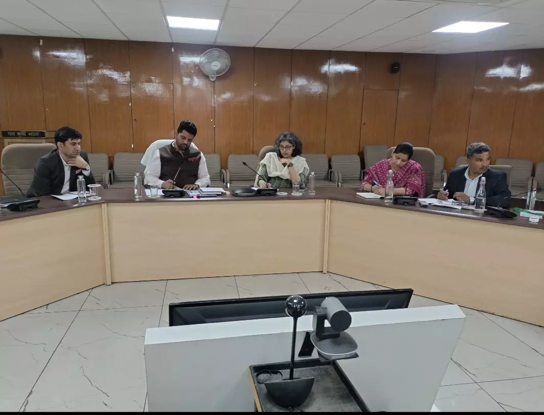 Alwar: समर्थन मूल्य पर गेहूं खरीद की तैयारियों के संबंध में बैठक आयोजित Alwar: समर्थन मूल्य पर गेहूं खरीद की तैयारियों के संबंध में बैठक आयोजित