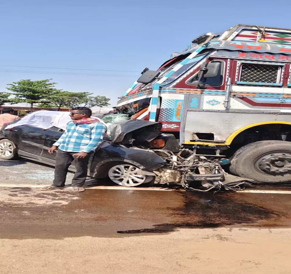 रायपुर में भीषण सड़क हादसा, 5 की मौत, ASP ग्रामीण ने दिया बयान रायपुर में भीषण सड़क हादसा, 5 की मौत, ASP ग्रामीण ने दिया बयान